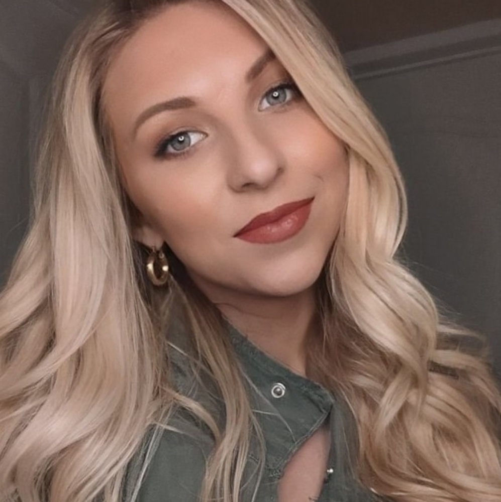 Meet your Posher, Aly